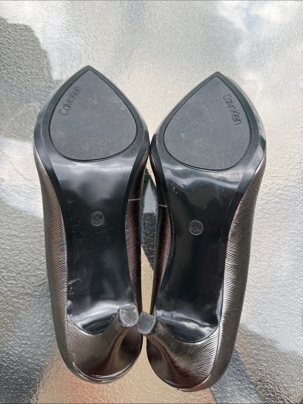 Calvin Klein Metallic Silver Pointed Pumps - never worn!!! - Picture 3 of 9